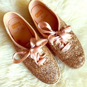 New York glitter lace-up sneakers. Rose gold.